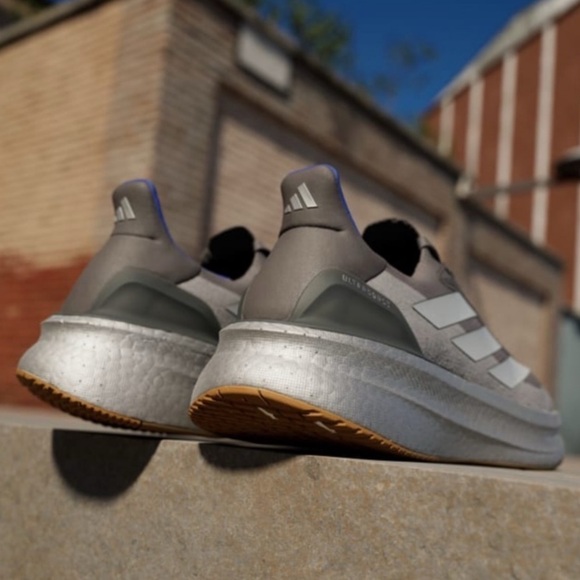ADIDAS • Unisex Ultraboost 5X Shoes Sneakers Pickleball Athletic Gym Kicks - Picture 7 of 8